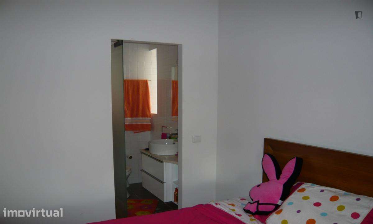 Quarto - localizado em Cidral Coimbra - Grande imagem: 3/12