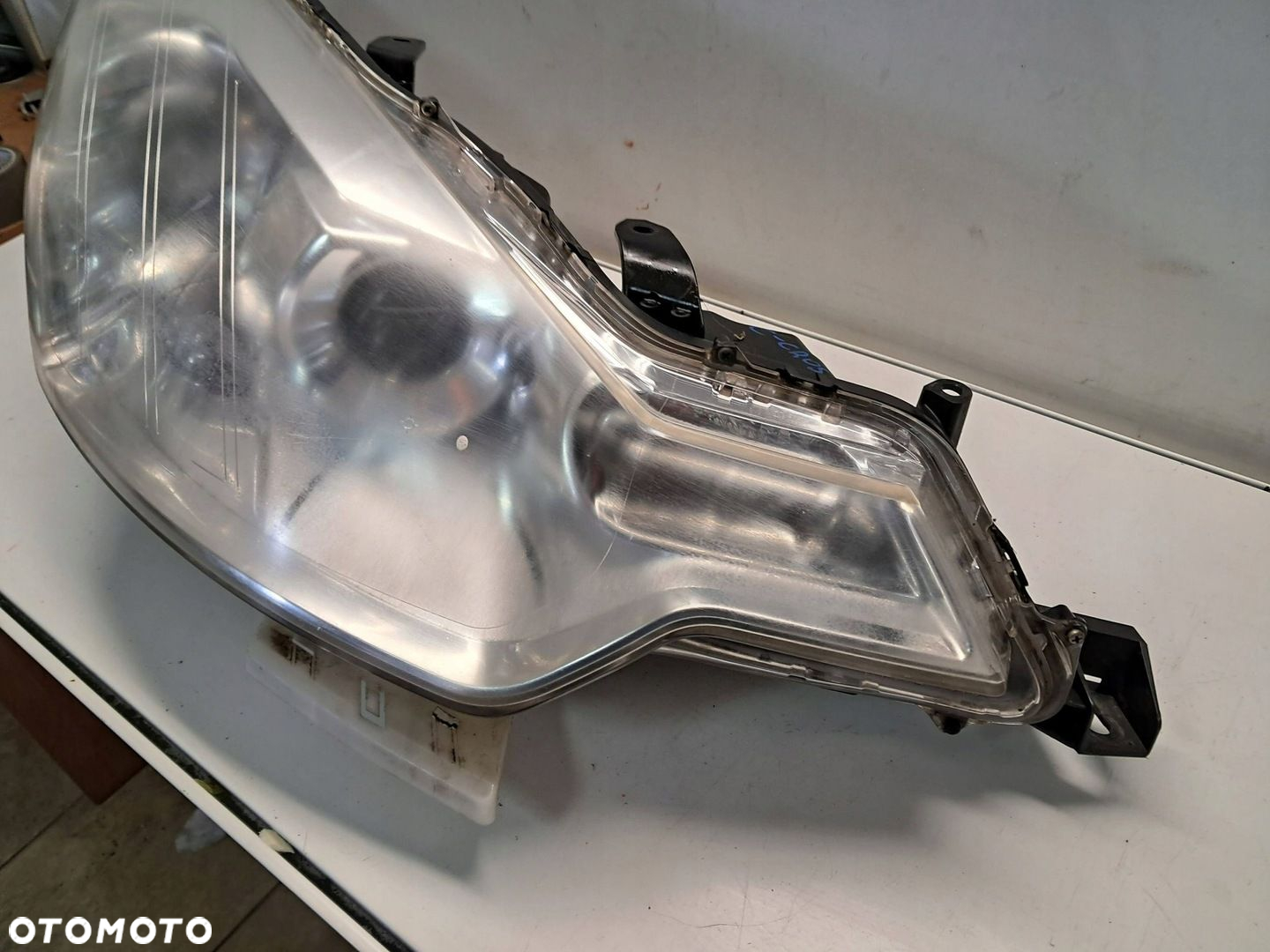 Citroen C-Crosser PRAWA Lampa przednia - anglik - 3
