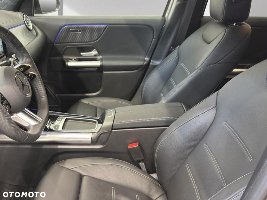 Mercedes-Benz GLA 200 AMG Line - 9
