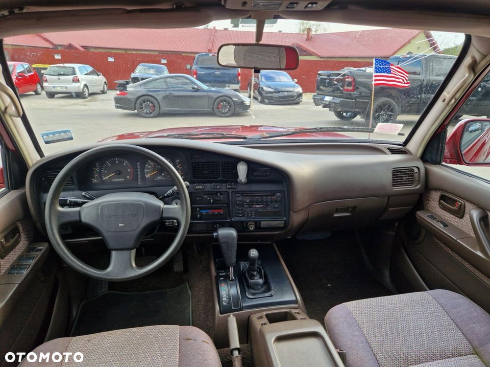 Toyota Land Cruiser - 7