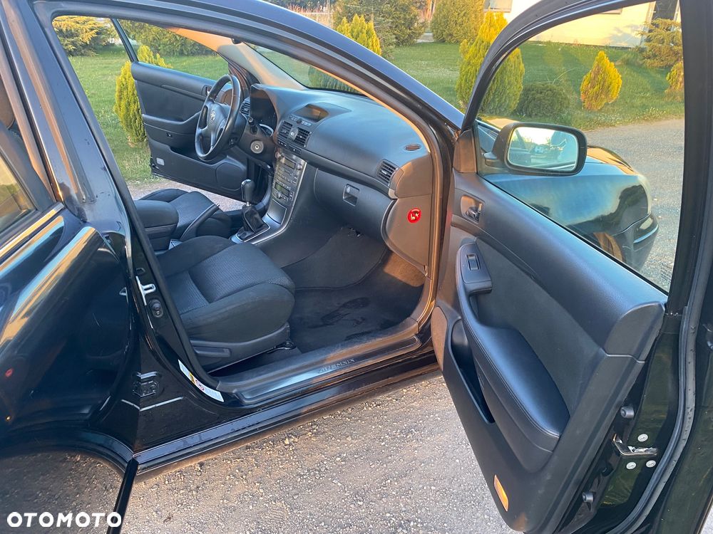 Toyota Avensis 1.8 VVT-i Sol - 11