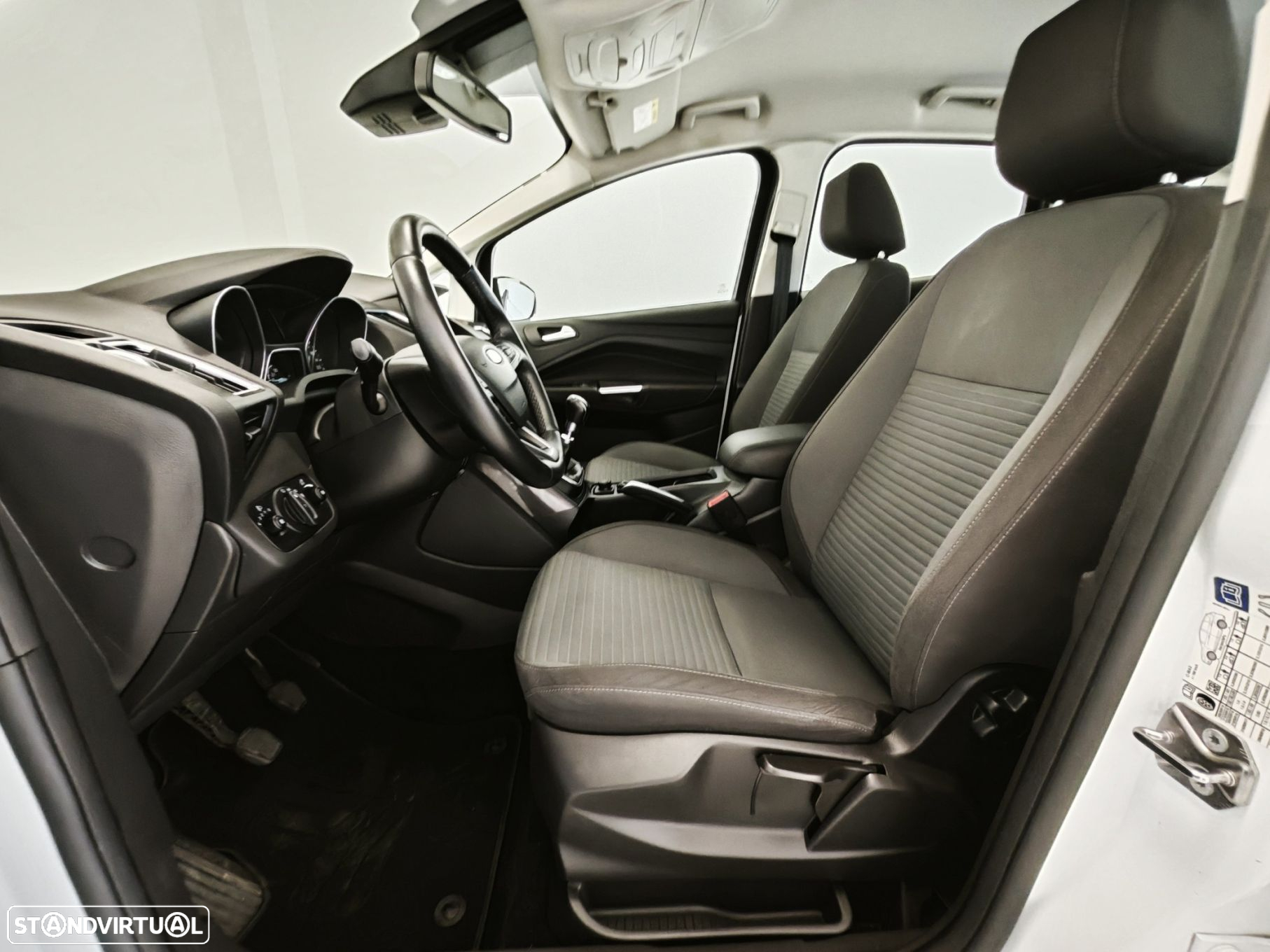 Ford C-Max 1.0 Ecoboost S&S Titanium - 26