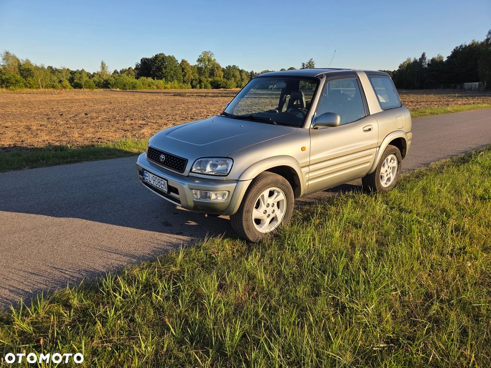 Toyota RAV4 2.0 - 18