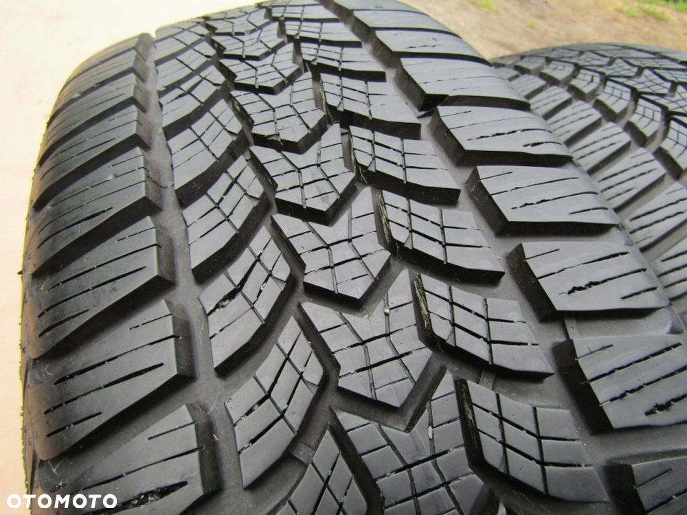 4x Felgi Koła 16 Dacia Duster OE I II / 6,5j 5x114,3 ET50 Opony 215/65 - 11