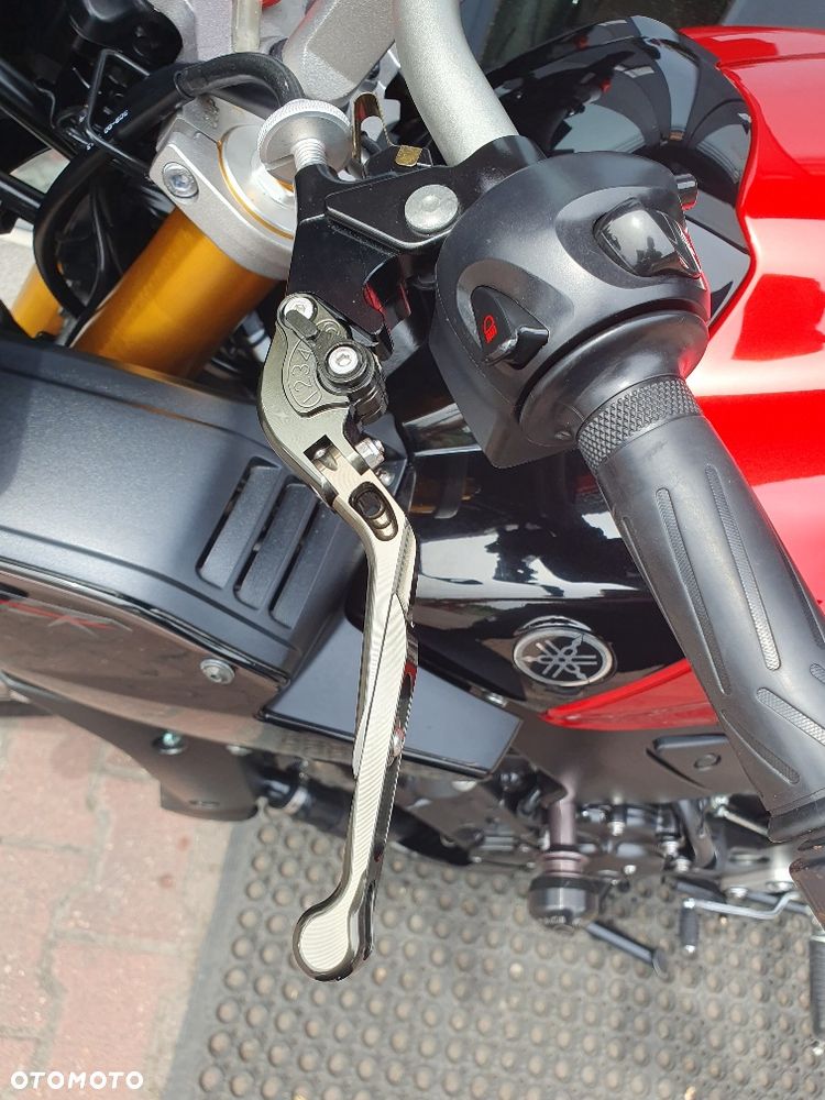 Yamaha FZ - 21