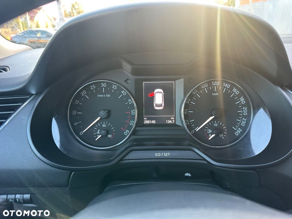 Skoda Octavia 1.6 TDI Ambition DSG - 4