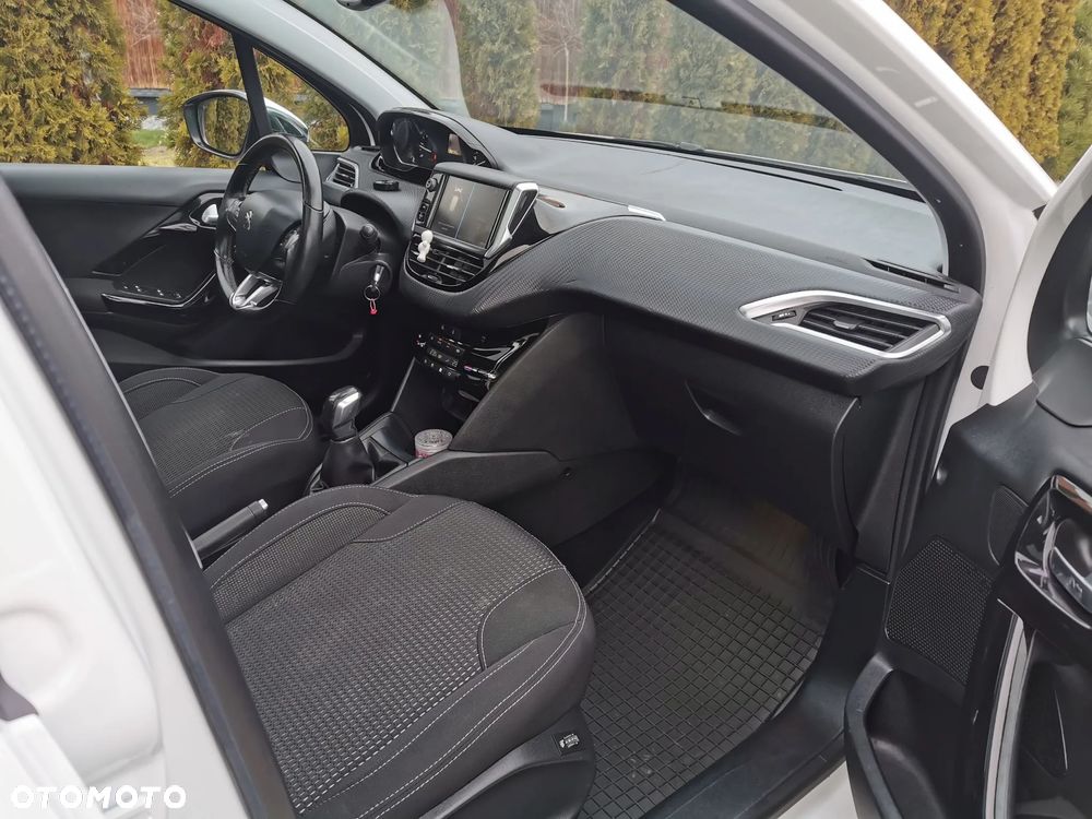 Peugeot 208 Blue-HDi 100 Stop&Start Style - 28