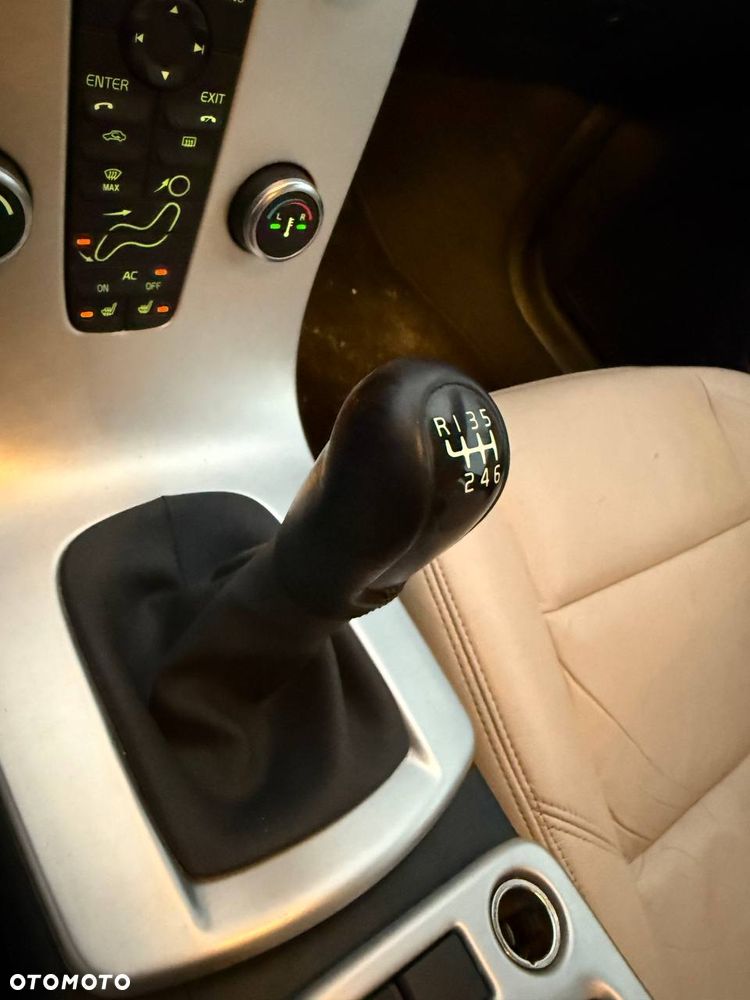 Volvo V50 DPF D2 Momentum - 24