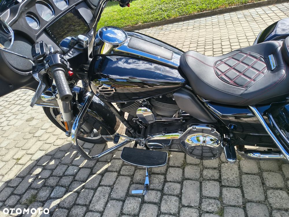 Harley-Davidson Touring Street Glide - 3