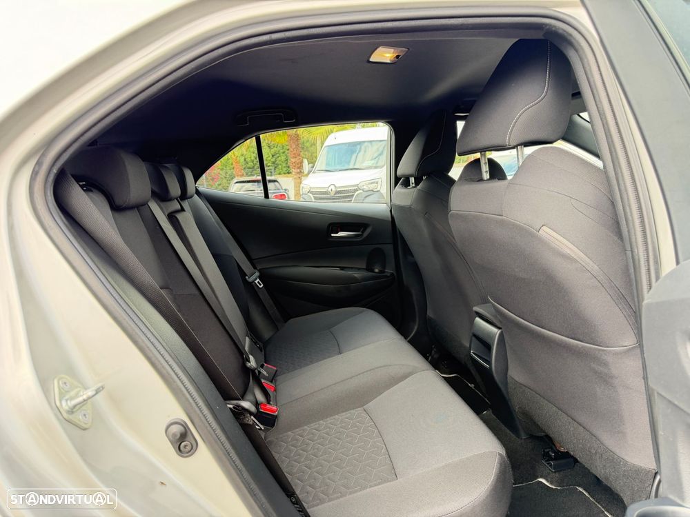 Toyota Corolla 1.8 Hybrid Comfort - 38