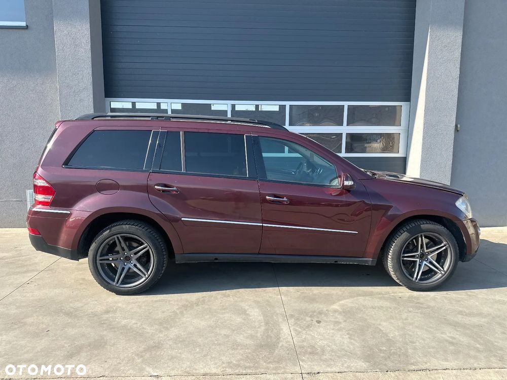 Mercedes-Benz GL - 9