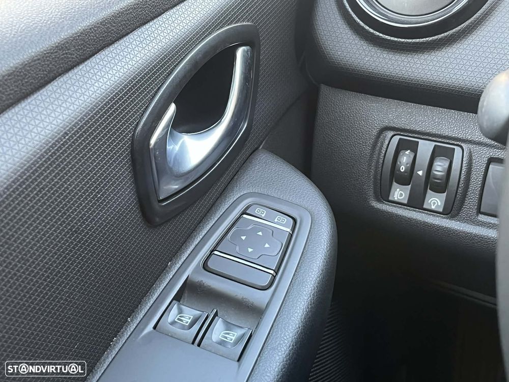 Renault Clio 1.5 dCi Limited EDC - 15