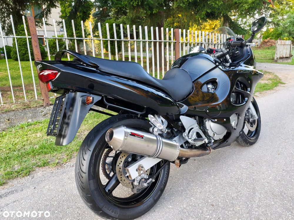 Suzuki GSX - 3