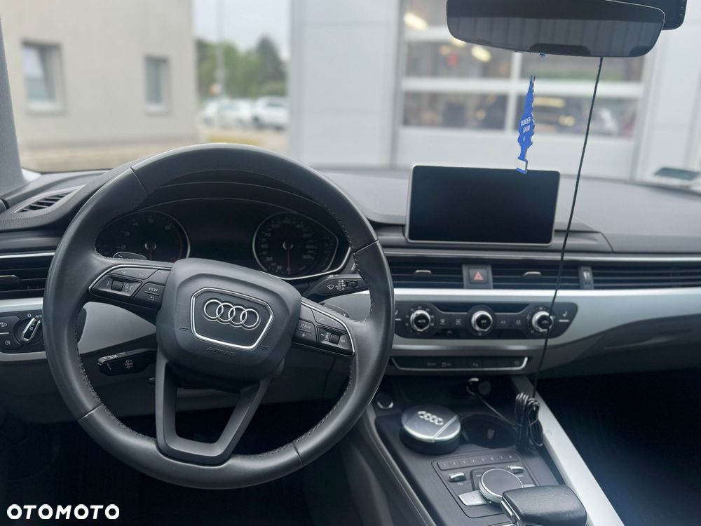 Audi A4 Limousine - 14