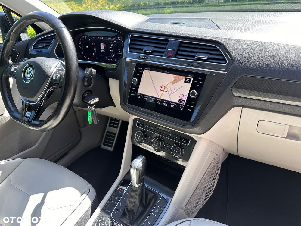 Volkswagen Tiguan - 33
