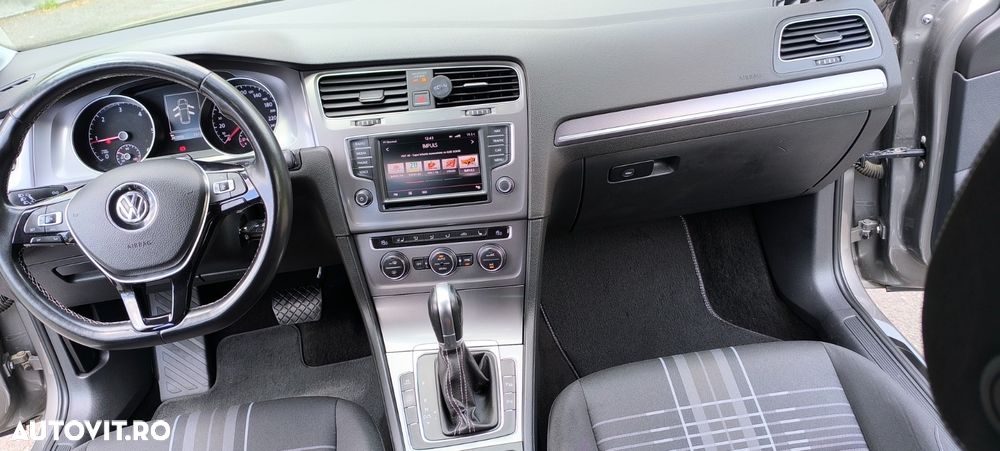 Volkswagen Golf 1.6 TDI BlueMotion Technology DSG Lounge - 4