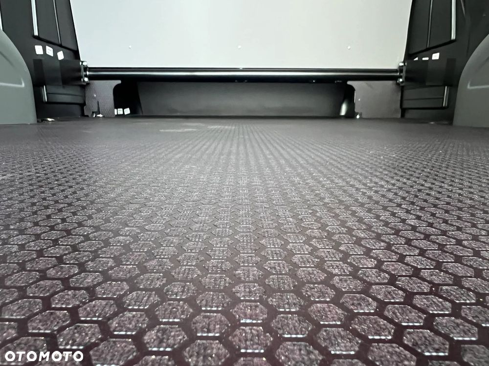 Volkswagen Crafter - 12