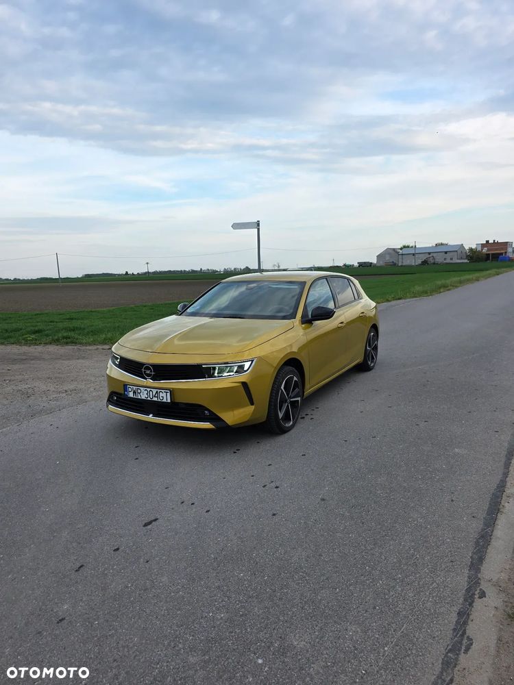 Opel Astra 1.6 T Plug-in Hybrid Edition - 1