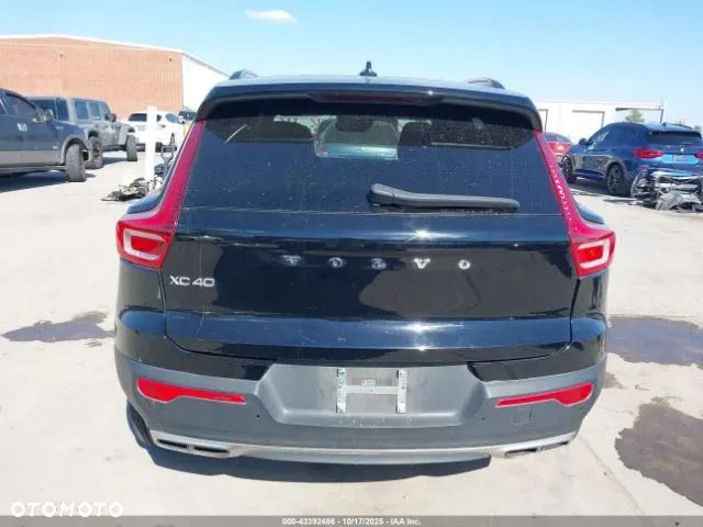Volvo XC 40 T4 R-Design - 10