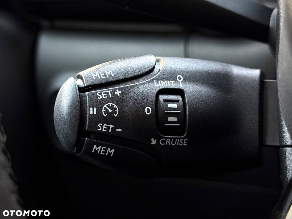 Citroën C3 1.2 PureTech Shine S&S - 26