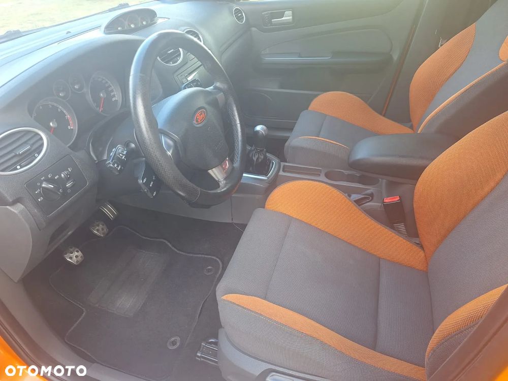Ford Focus 2.5 ST - 8