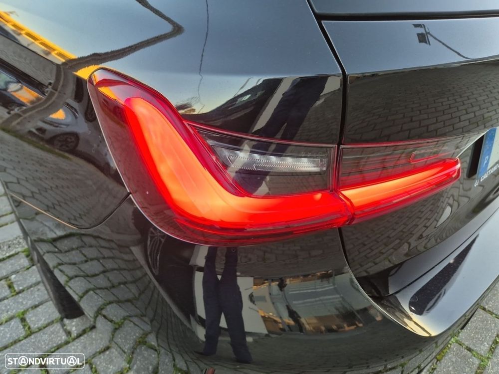 BMW 320 d Pack Desportivo M Auto - 37