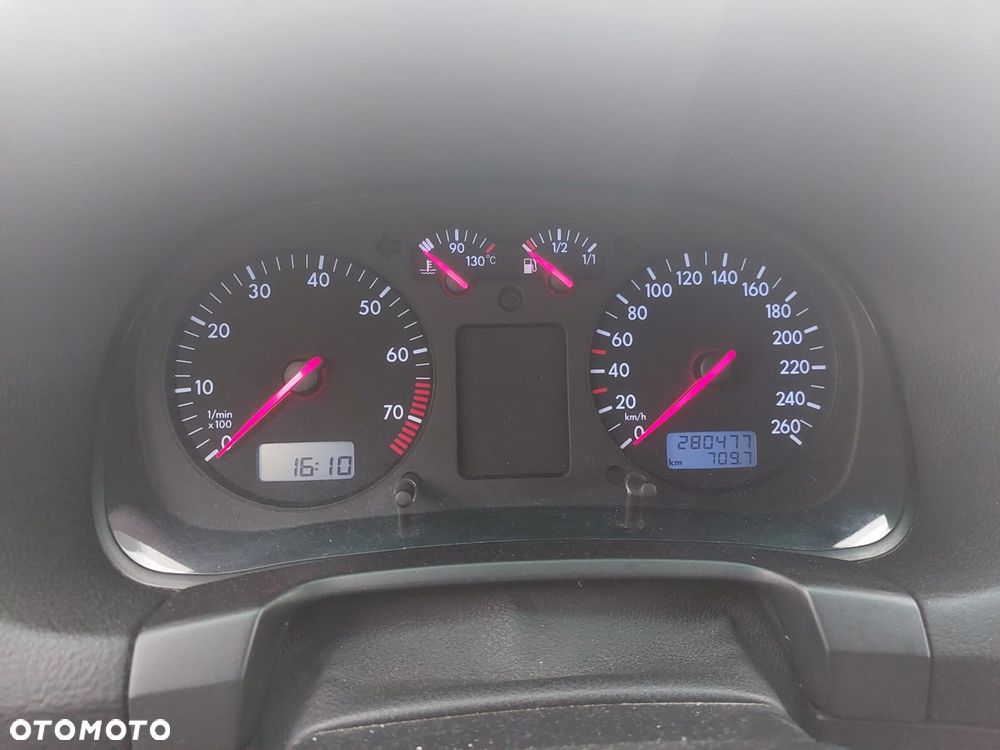 Volkswagen Golf 1.6 - 7