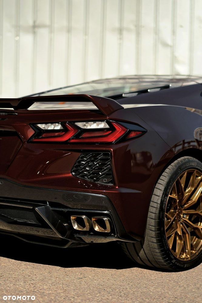 Chevrolet Corvette - 19