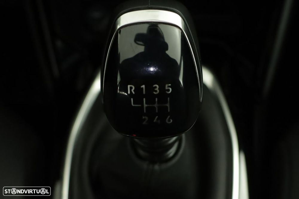 Peugeot 2008 1.2 PureTech Allure - 14