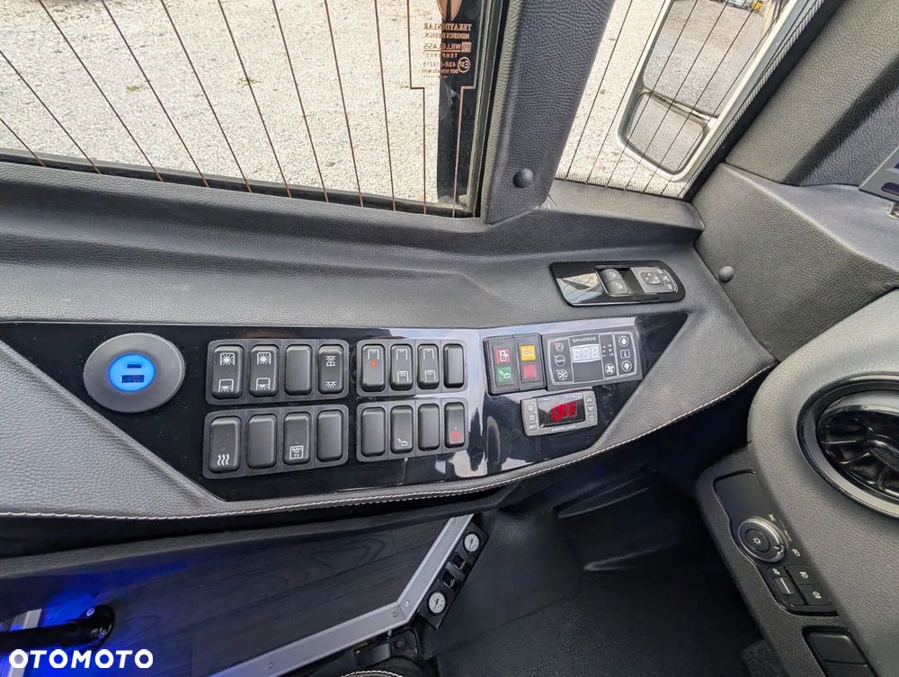 Mercedes-Benz Sprinter 519 - 21