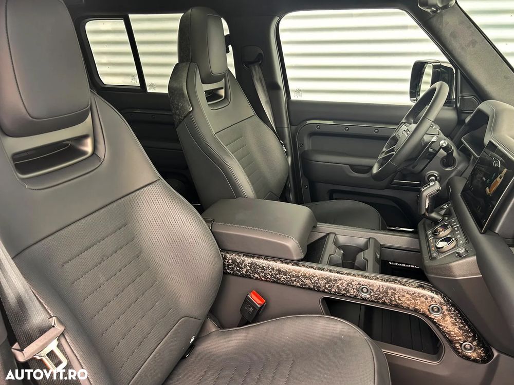 Land Rover Defender - 9