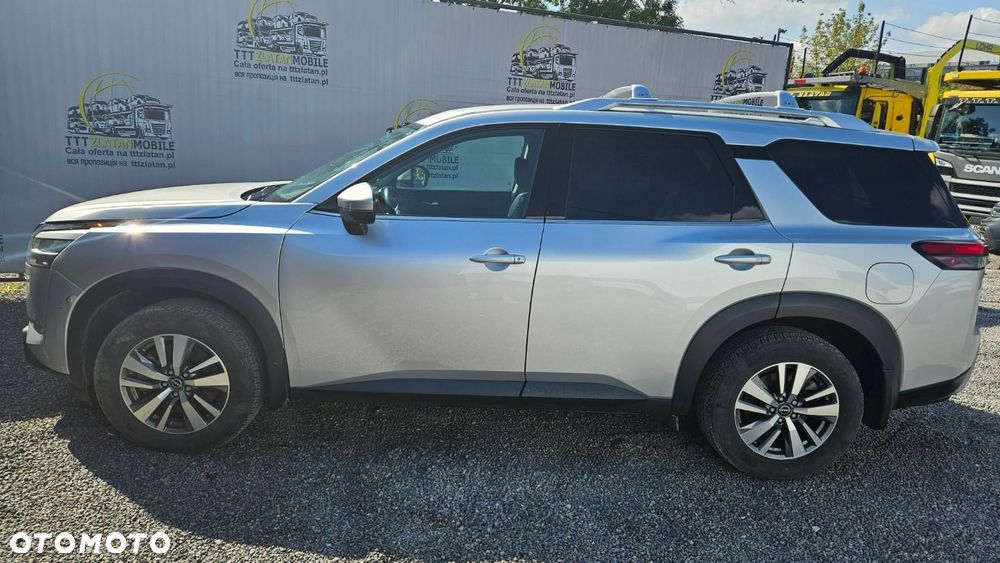 Nissan Pathfinder - 13