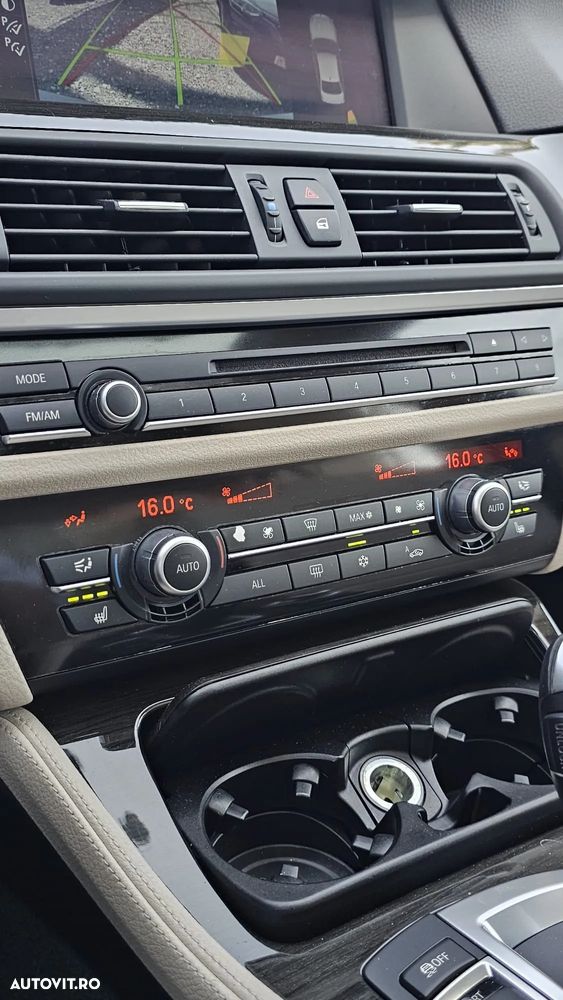 BMW Seria 5 528i xDrive AT - 17