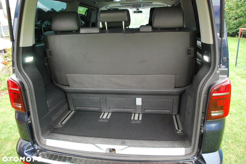 Volkswagen Multivan - 16