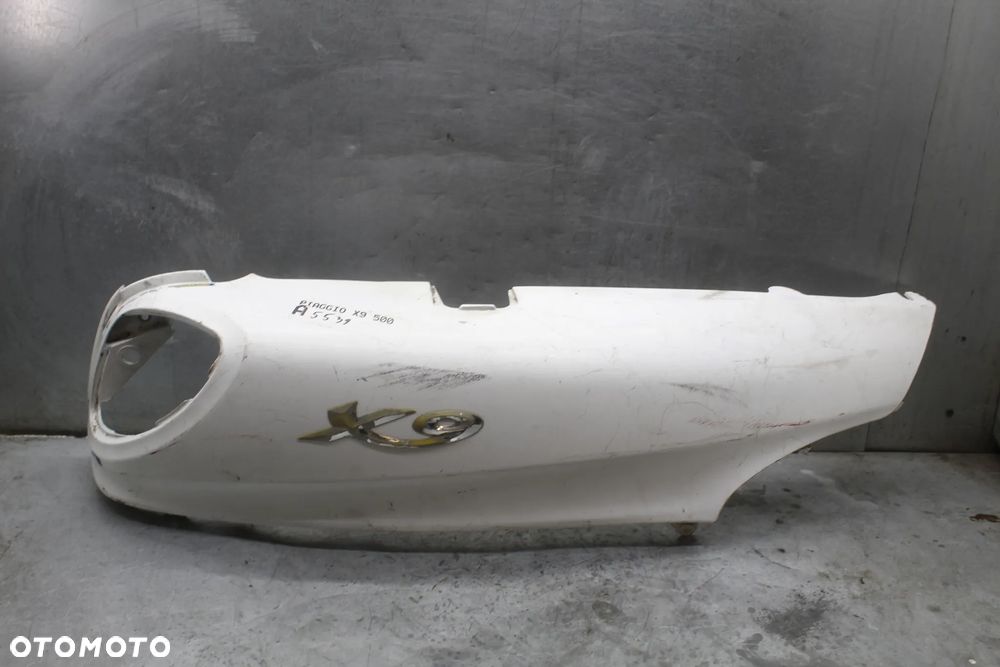 Piaggio X9 500 bok boczek tył ogon prawy owiewka - 1