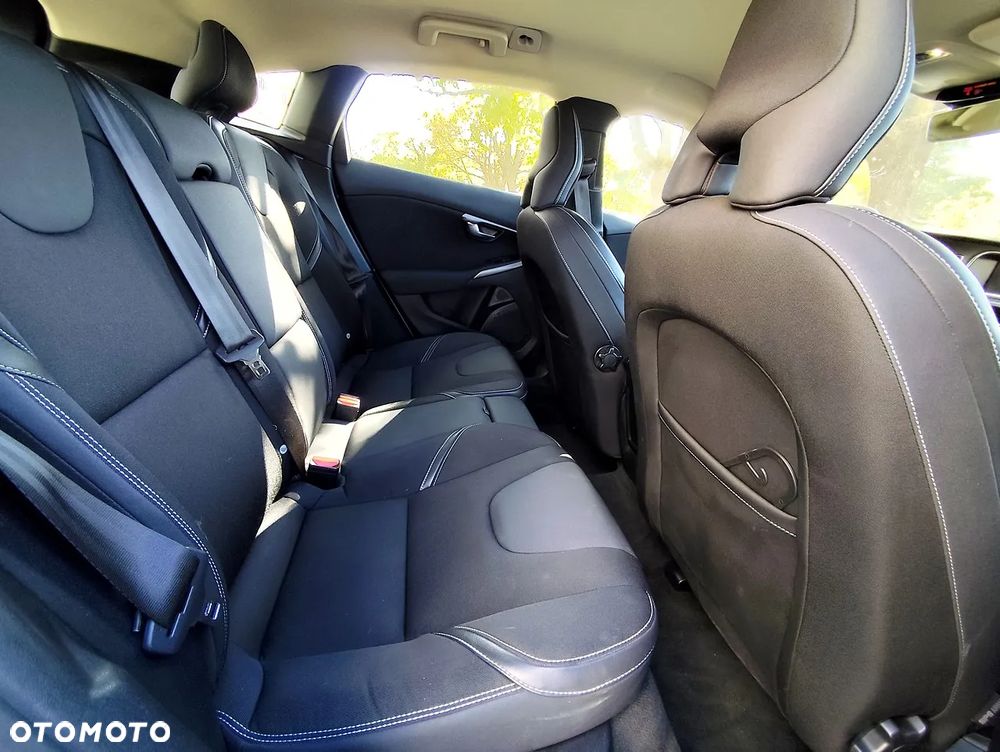 Volvo V40 D3 Drive-E Momentum - 9
