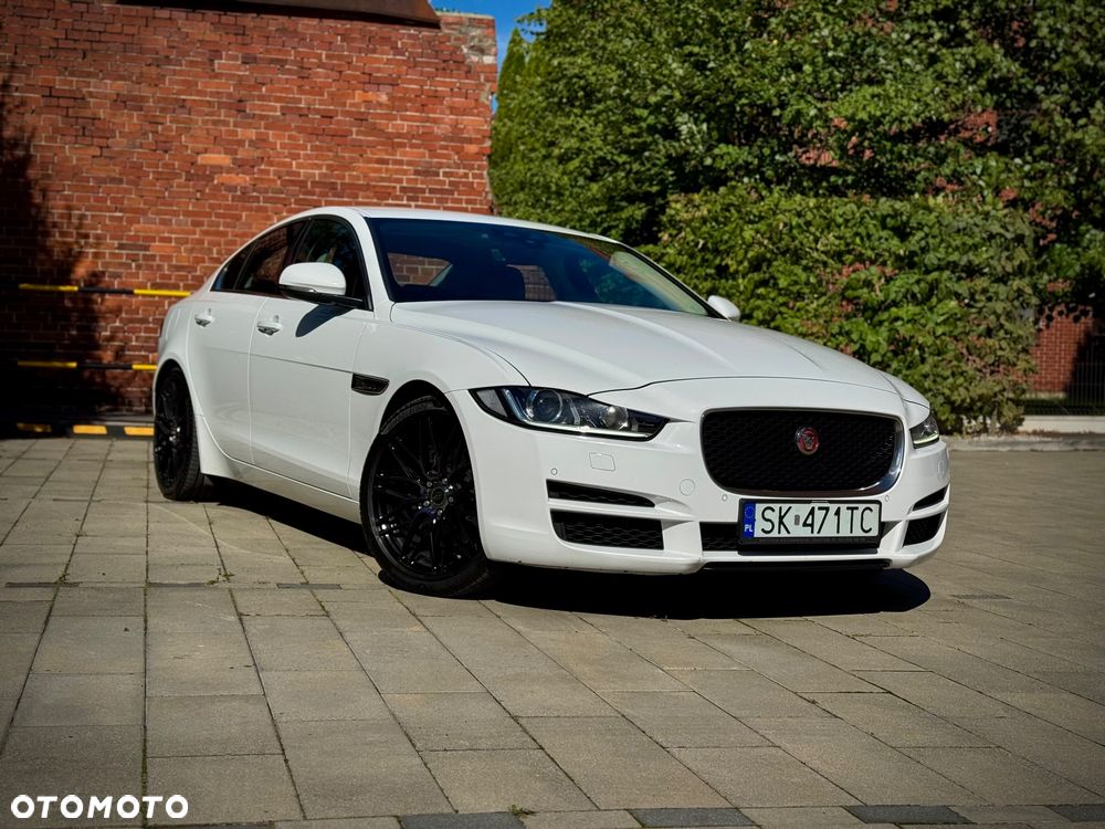 Jaguar XE 2.0 T Prestige - 1