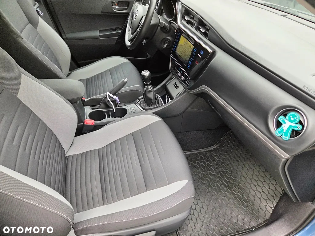 Toyota Auris 1.2 T Premium - 28