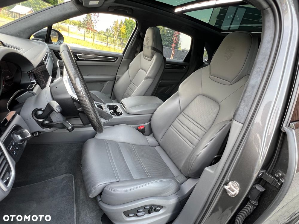 Porsche Cayenne - 10