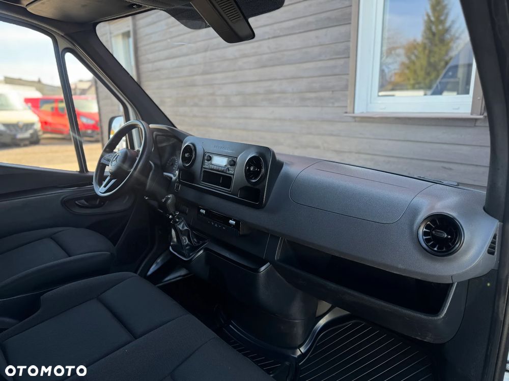 Mercedes-Benz SPRINTER - 16