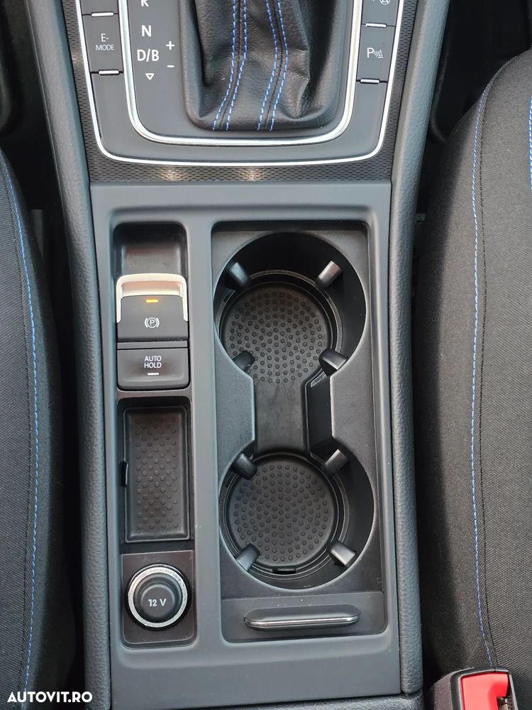 Volkswagen Golf - 14