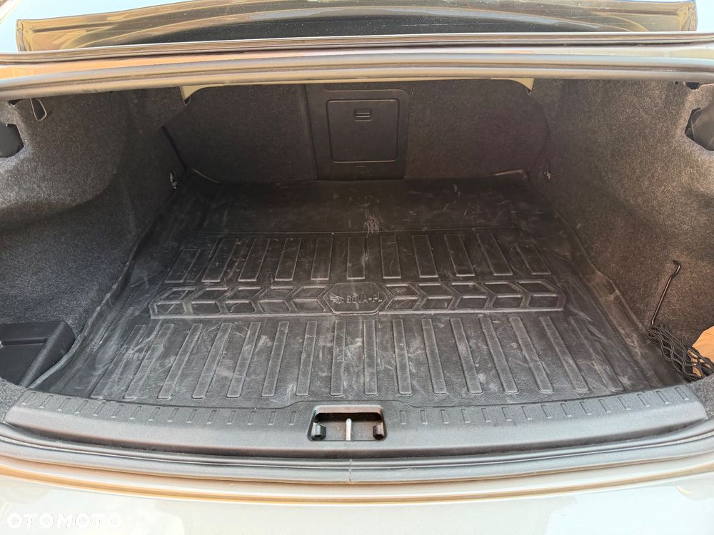 Volvo S60 B4 B R-Design - 15