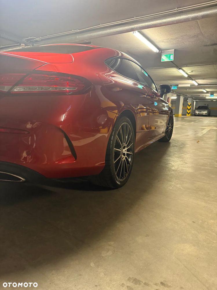 Mercedes-Benz Klasa C 300 9G-TRONIC AMG Line - 3