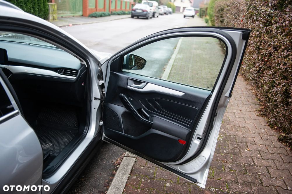 Ford Focus 1.5 EcoBlue Start-Stopp-System TITANIUM - 25