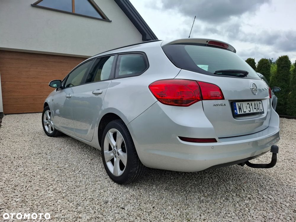 Opel Astra 1.6 Innovation - 12