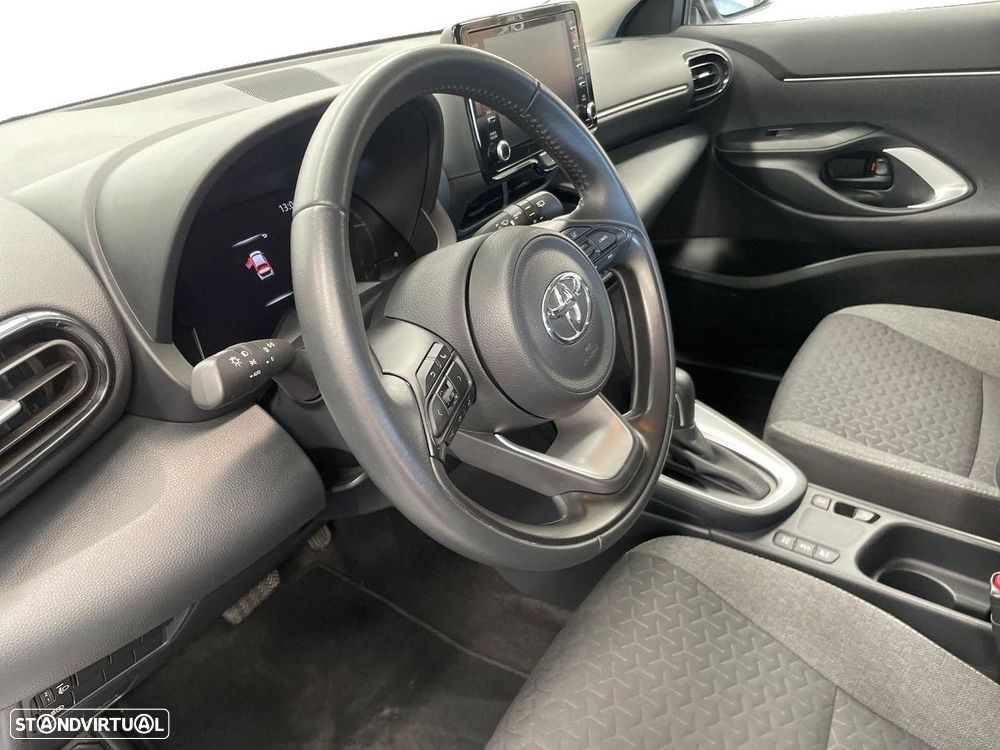 Toyota Yaris Cross 1.5 HDF Comfort Plus - 11