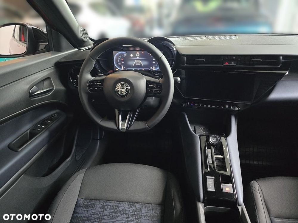 Alfa Romeo Junior 1.2 mHEV Ibrida Q4 eDCT - 12