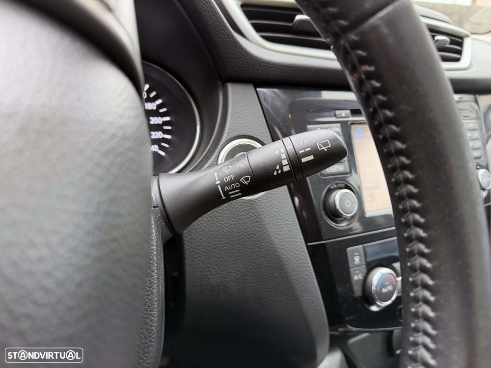 Nissan Qashqai 1.5 dCi N-Connecta 18 - 27