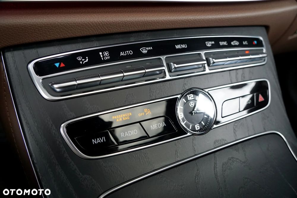 Mercedes-Benz Klasa E AMG 53 4-Matic+ - 24