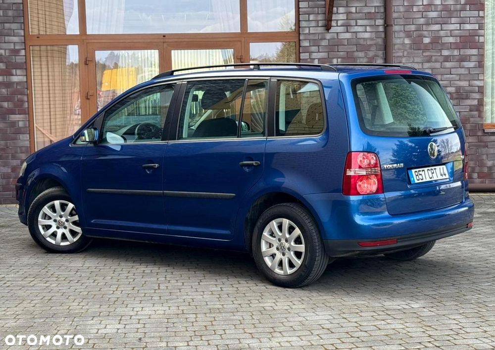 Volkswagen Touran - 14